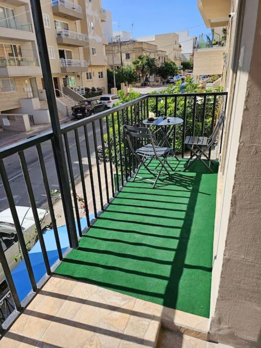 3 Bedroom Apt In Prime Location 5M Away From Beach Is-Swieqi Exterior foto